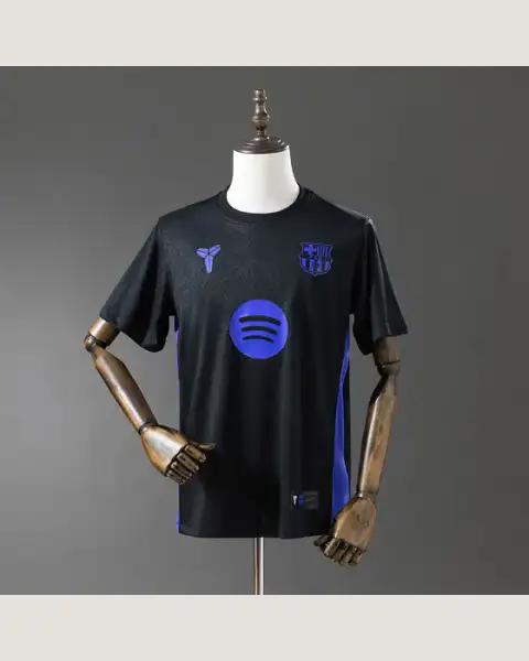 Camisa Pré-Jogo Barcelona 25-26 Kobe Bryant — foto frontal